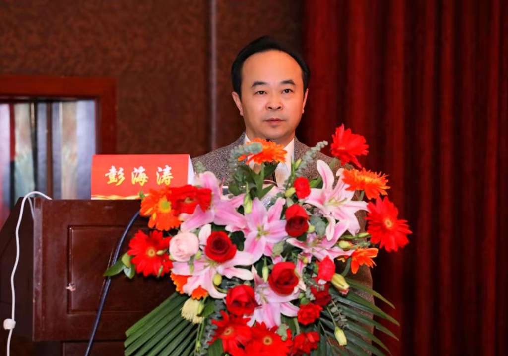 开幕式上,市中心医院党委副书记,院长彭海涛作了大会致辞,他感谢各位