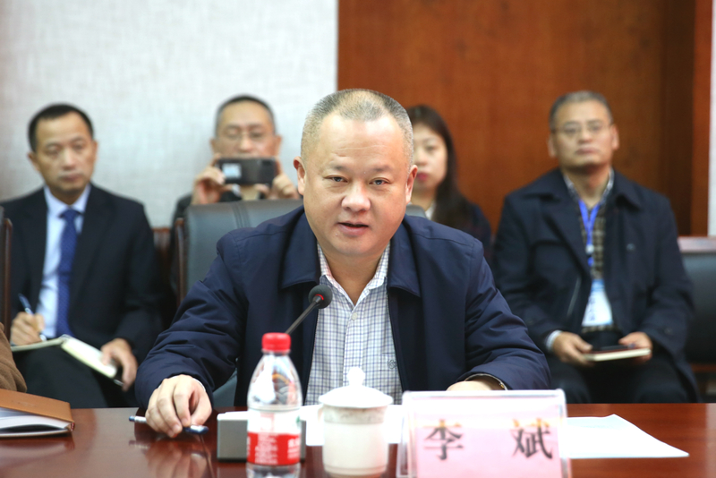 代表医院致欢迎辞,并强调医院建设国家胸痛中心的意义与重要性,李斌